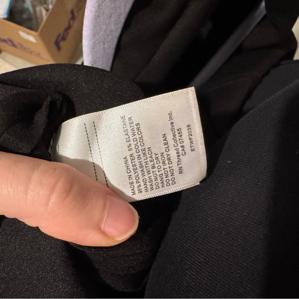 Ellen Tracy Classic Black Blazer - Picture 4 of 4